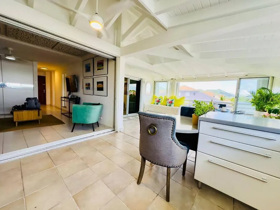 Spacious Waterfront 2 Bedroom Condo With 2 Bathrooms, Pool, Ac Baie Nettle Appartamento