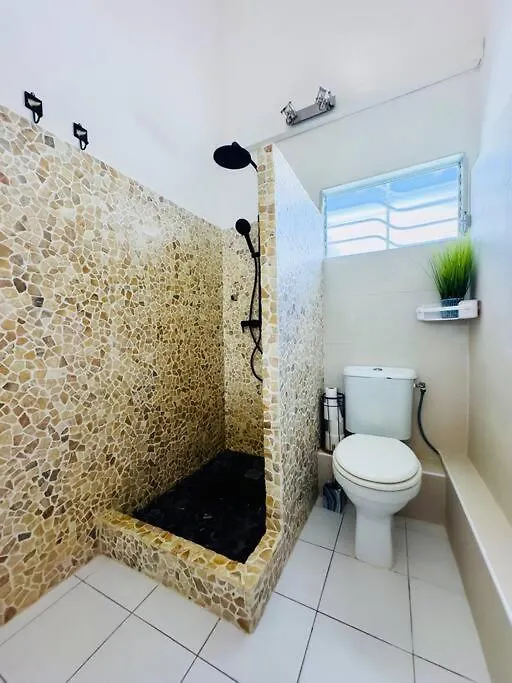 Spacious Waterfront 2 Bedroom Condo With 2 Bathrooms, Pool, Ac Baie Nettle Sint Maarten